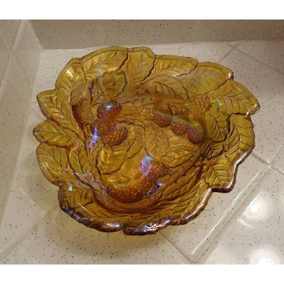 Vintage Triangle Shaped Carnival Glass Blackberry Designed Candy Dish Bowl - Picture 8 of 10